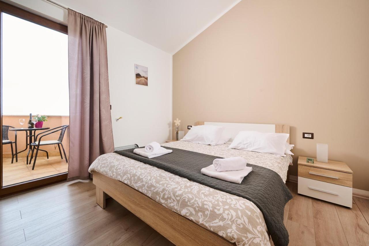 Appartement Aisha à Brtonigla Extérieur photo